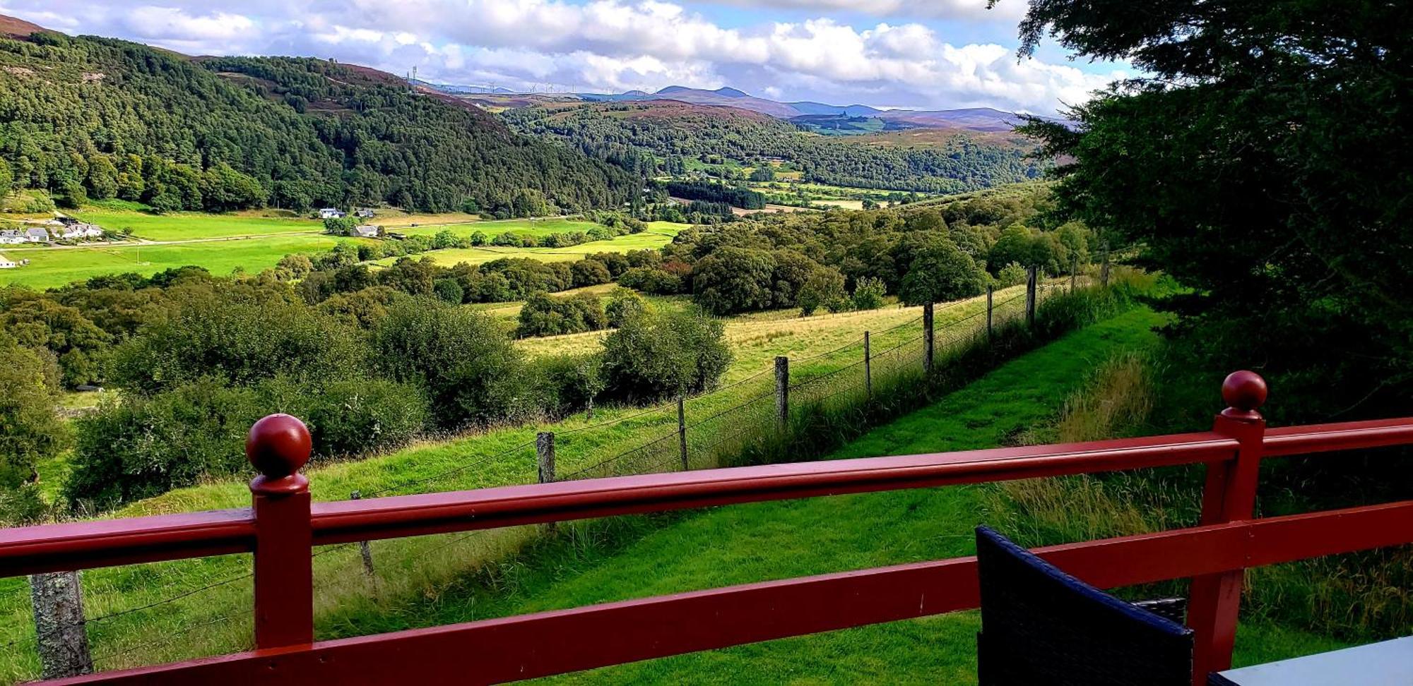 Highland Glen Lodges Rogart エクステリア 写真